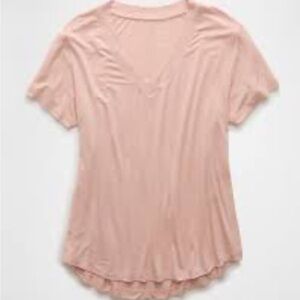 American Eagle Soft and Sexy Pink V-Neck Top Size Medium